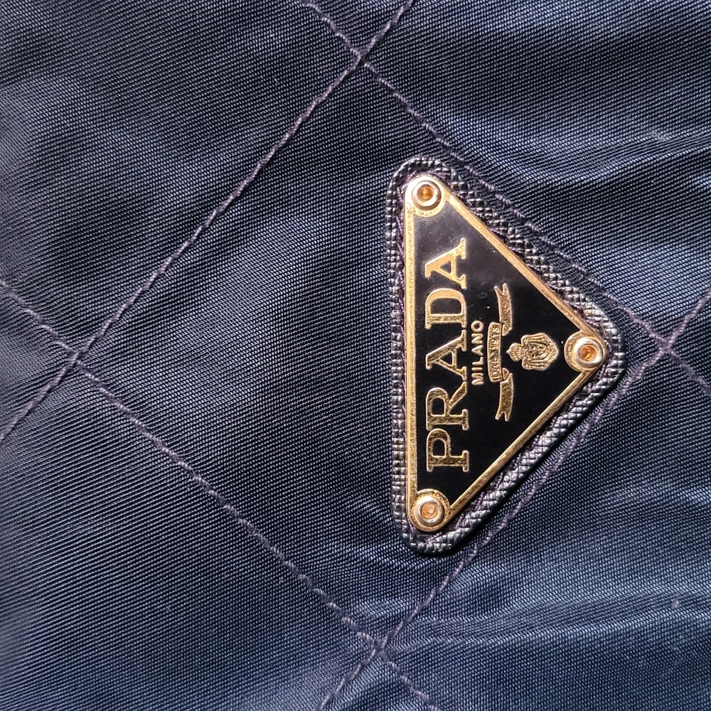 PRADA - Picture 3 of 15